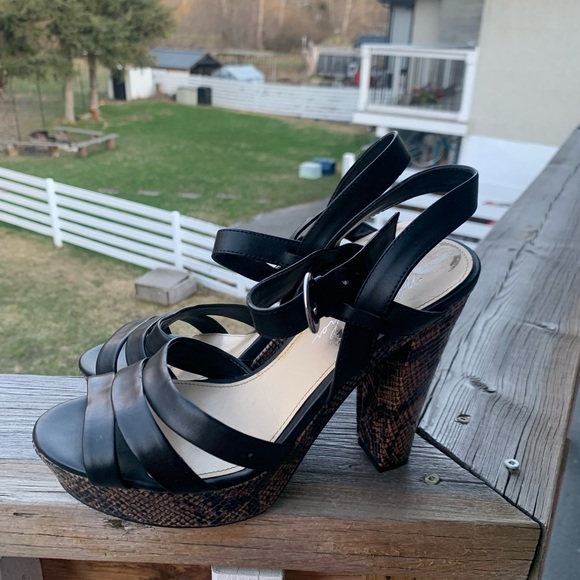 🌹MARC FISHER PLATFORM SANDALS - Picture 5 of 6